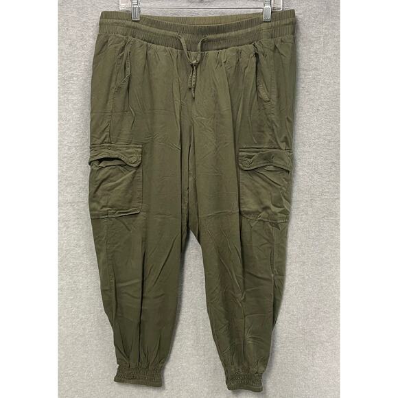 Torrid Relaxed Fit Cargo Joggers Size 1X - Picture 2 of 5